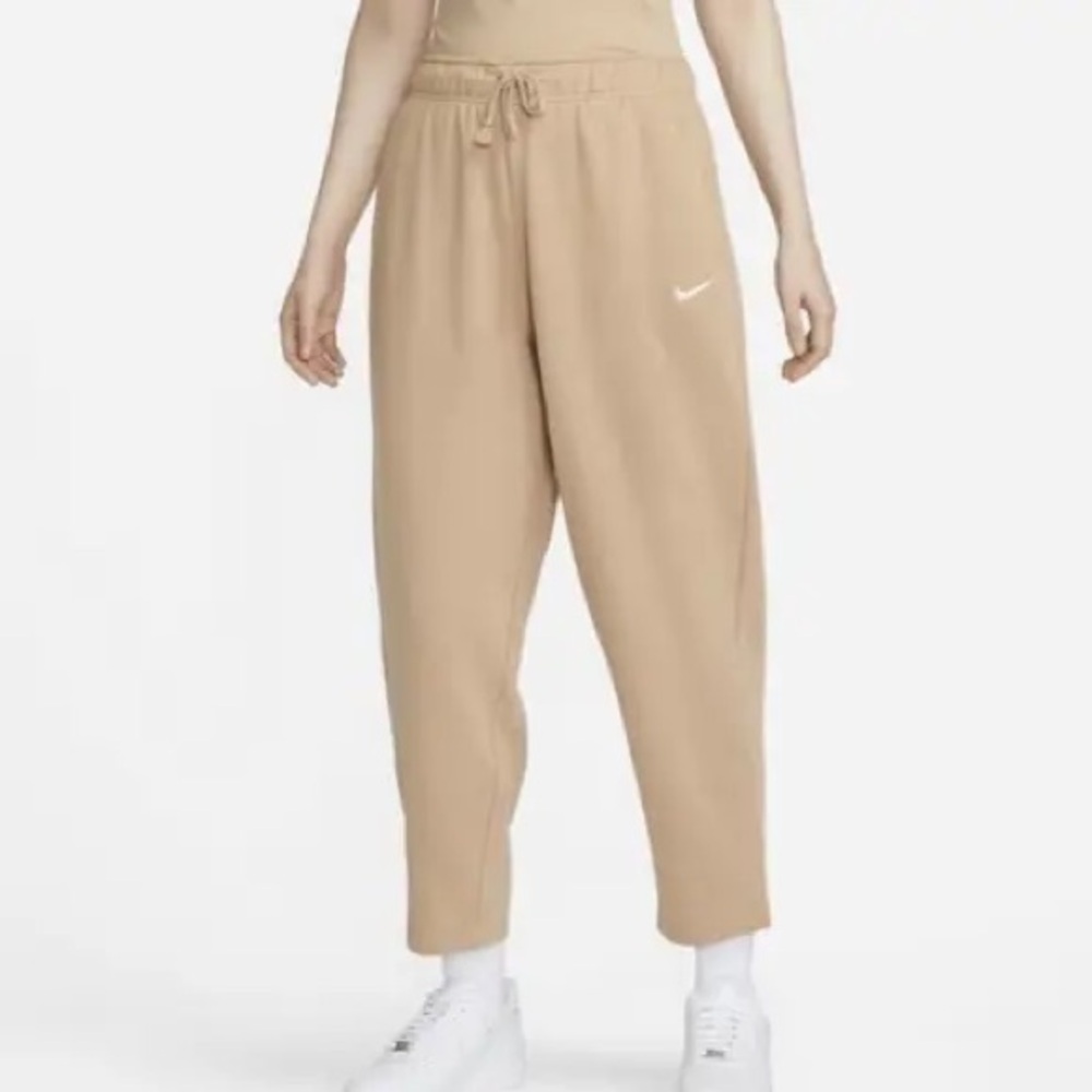 NWT! New Nike Loose Fit Mid Rise Sweatpants Medium Tan